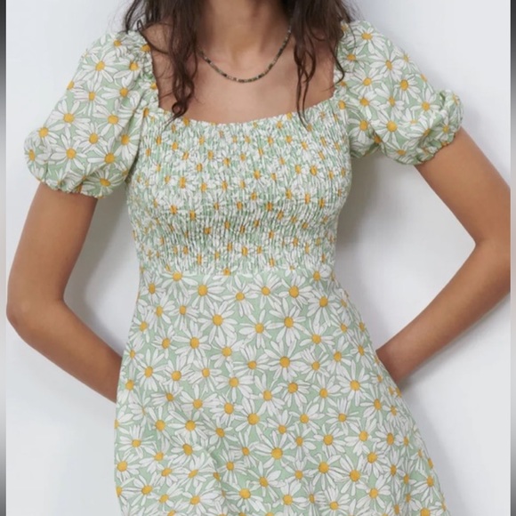 Zara | Dresses | Zara Green Daisy Dress | Poshmark